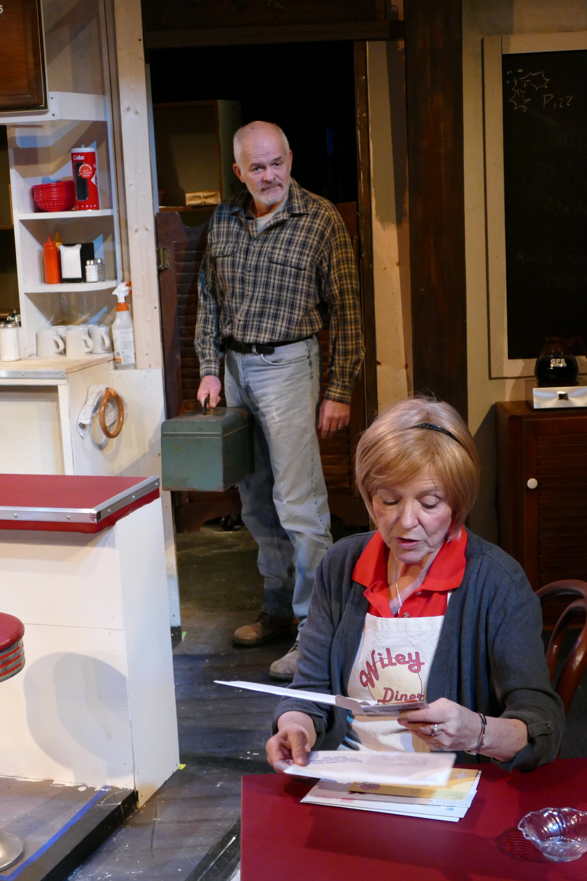 Darrell Starnik as Carter and Anne McEvoy as Sheila Banks